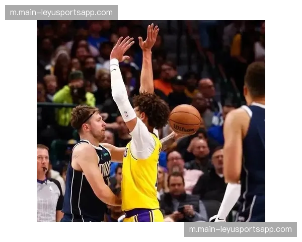 湖人东契奇詹姆斯双核驱动 国王威少复出对阵老东家独木难支